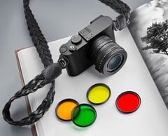 Graças ao seu sensor em preto e branco, a Leica Q3 Monochrom pode até mesmo ser utilizada com filtros de cor.