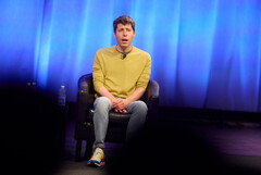 Sam Altman defendeu uma &quot;fusão&quot; entre humanos e máquinas. (Fonte da imagem: Jared Charney, MIT)