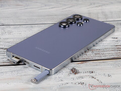 Não se espera que o Galaxy S26 Ultra represente o salto em relação aos modelos mais antigos que os fãs da Samsung podem ter esperado, Galaxy S25 Ultra na foto. (Fonte da imagem: Notebookcheck)