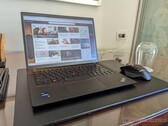 Análise do laptop Lenovo ThinkPad T14s G4 Core i7: Uma batalha difícil contra o AMD Ryzen 7