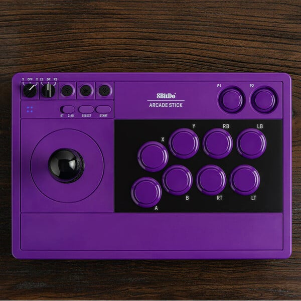 O joystick de arcade 8BitDo roxo já está disponível para compra na Amazon e no site da 8BitDo.