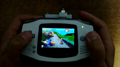 Você não precisa modificar um Game Boy Advance para executar jogos PlayStation. (Fonte da imagem: Rodrigo Alfonso)