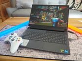 Análise do Dell G15 5530: Laptop para jogos RTX 4050 em Dark Shadow Gray