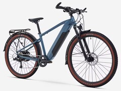 Uma imagem da nova bicicleta elétrica todo-terreno Decathlon Rockrider E-EXPL 100 LTD.