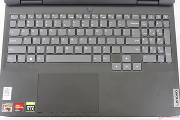 Tamanho e layout idênticos aos do IdeaPad Gaming 3i 2020