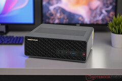 O MS-S1 Max já está disponível para pré-encomenda por US$ 2.299. Na foto: o mini PC. (Fonte da imagem: Notebookcheck)