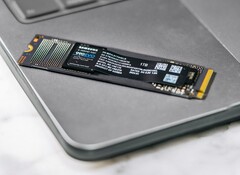 Os SSDs podem ficar consideravelmente mais caros nos próximos meses (Fonte da imagem: Samsung Memory)