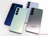 Diz-se que o sucessor do Galaxy S25 (foto aqui) oferece uma bateria maior de 4.300 mAh, mas isso é modesto em comparação com o Xiaomi 16 e outros. (Fonte da imagem: Notebookcheck)