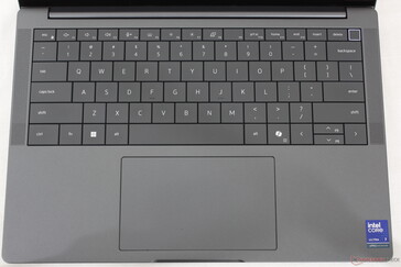 Teclado de estrutura zero com um clickpad mais tradicional