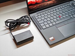 adaptador de energia de 65 watts