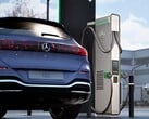 Um Mercedes-Benz em um carregador rápido (Fonte da imagem: Mercedes-Benz)
