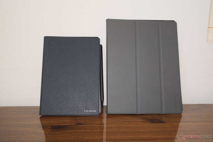 O Note E parece mais compacto e mais pesado do que o Ink, apesar de ser menor.