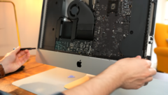 O iMac de 21,5 polegadas pode ser atualizado, mas não é fácil. (Fonte da imagem: Luke Miani)