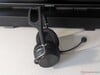 O lado do Turtle Beach Stealth Pro II é mostrado com o microfone em ângulo