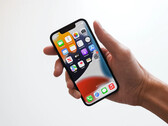 Há rumores de que o Apple iPhone 14 irá levar o projeto do seu predecessor. (Fonte da imagem: Jeremy Bezanger)