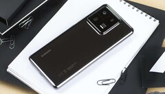 O Xiaomi 14 Pro será oferecido em uma versão especial de titânio. (Fonte: NextPit)