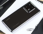 O Xiaomi 14 Pro será oferecido em uma versão especial de titânio. (Fonte: NextPit)