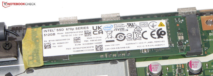 Um SSD PCIe Gen3 serve como a unidade do sistema