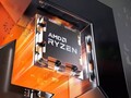 O AMD Ryzen 9 7950X foi testado no Cinebench R23 (imagem via AMD)