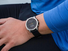 O Fenix 7 é um dos vários smartwatches qualificados para receber a versão beta 23.05. (Fonte da imagem: Garmin)