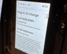 Tela do novo terminal de pagamento com cartão V4 Supercharger da Tesla (imagem: Inert82/Reddit)