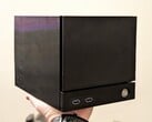 A Terk Box, impressa em uma impressora 3D, parece quase idêntica à Steam Machine.