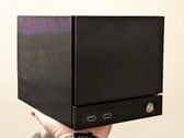 A Terk Box, impressa em uma impressora 3D, parece quase idêntica à Steam Machine.