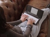 A Zerowriter Fold é uma máquina de escrever digital com tela de tinta eletrônica