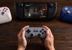 O controle 8BitDo Pro 3 pode ser conectado a um Steam Deck via Bluetooth ou USB. (Fonte da imagem: 8BitDo)