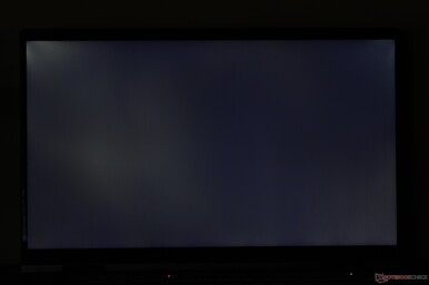 Sangramento moderado e irregular da luz de fundo no canto superior