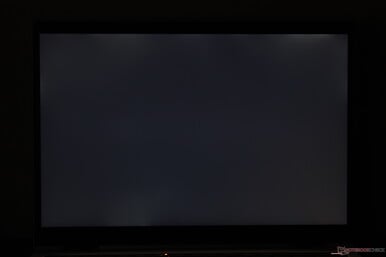 Sangramento de luz de fundo ligeiramente irregular nas bordas