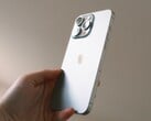O iPhone Apple deverá receber um design totalmente novo em 2027. (Fonte da imagem: Cătălin Dumitrașcu)