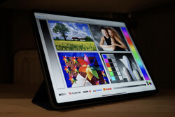 A revisão do tablet Apple iPad Pro 12.9 (2021) com um mini display LED e um M1 SoC