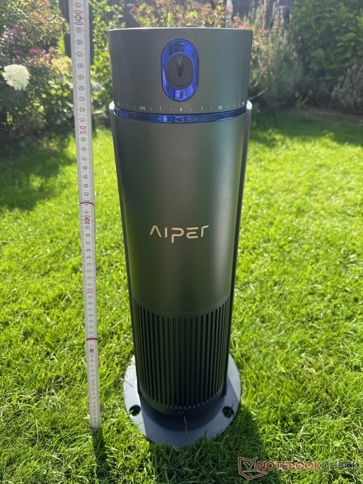 O Aiper IrriSense tem cerca de 60 cm de altura
