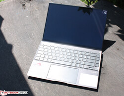 O Asus Zenbook 14X OLED AMD - Fornecido por:
