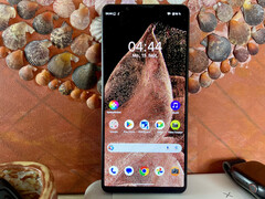 O Sony Xperia 1 VII é executado em Android 16. A Sony promete 4 atualizações do sistema operacional e 6 anos de patches de segurança