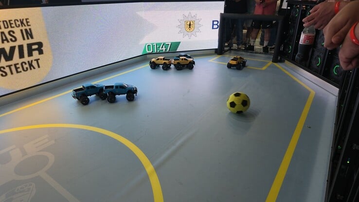 Você também pode jogar Rocket League com carros “reais” (RC)