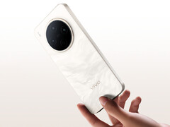 O Y500 Pro custa a partir de US$ 253. Na foto: uma imagem promocional do celular. (Fonte da imagem: Vivo)