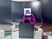 Steam Machine modificada com componentes de resfriamento a água.