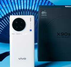 O Vivo X90s em sua cor branca. (Fonte da imagem: Vivo)