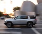 Uma foto do Rivian R1S 2027