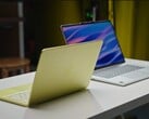O Apple MacBook Neo pesa 2,7 libras (1,23 kg), enquanto o Lenovo IdeaPad Slim 5x pesa 3,3 libras (1,48 kg).