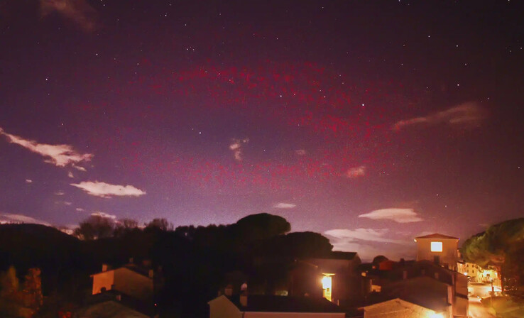 Imagem mostrando o halo vermelho capturada por Valter Binotto em 17 de novembro. (Fonte da imagem: Valter Binotto)