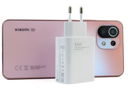 Carregador de 33 watts incluído na caixa do Xiaomi 11 Lite 5G NE