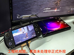 O GPD Win 5 em uma de suas duas cores aparentes de lançamento ao lado de um GPD Duo. (Fonte da imagem: GPD via Cary Golomb)