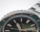 Close-up do Seiko 5 Sports SKX HDB005, destacando seu mostrador verde-escuro
