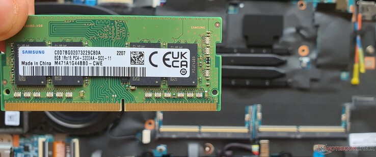 1x Módulo DDR4 3200 RAM de 8GB - único classificado e em configuração de canal único