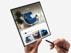 A Samsung já lançou dois dispositivos Galaxy Z Fold seguidos sem suporte à S Pen, modelo mais antigo na foto. (Fonte da imagem: Samsung)