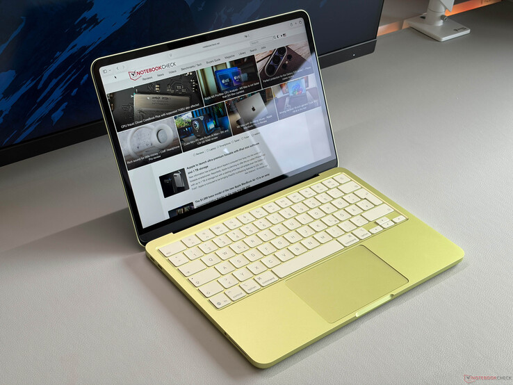 o iPhone 18 está recebendo mais memória RAM do que o MacBook Neo.