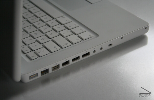 Até hoje, o MacBook 2006 da Apple pode ser usado para fazer coisas mundanas - graças à sua CPU x86 (Fonte da imagem: Notebookcheck)